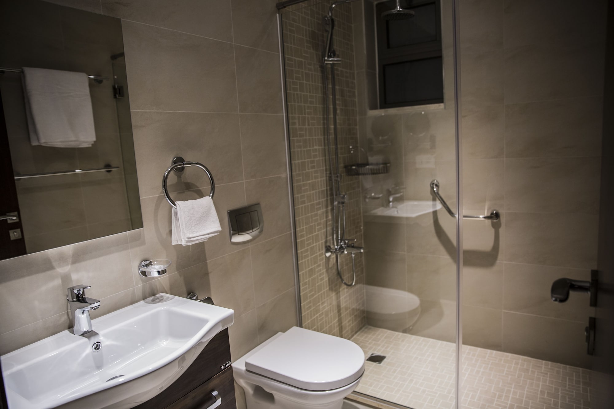 2 Bedrooms, Suite, King and Twin Beds, Naylover Hotel Suites 4/4