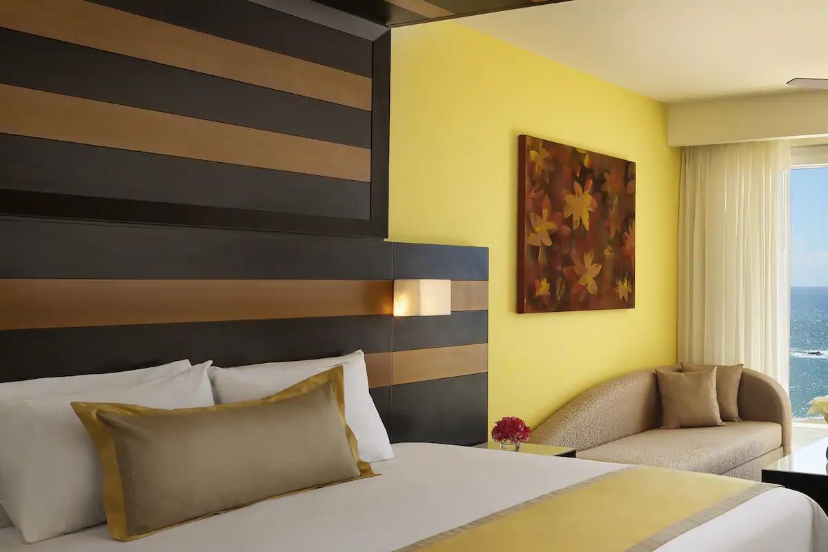 Suite, Partial View
