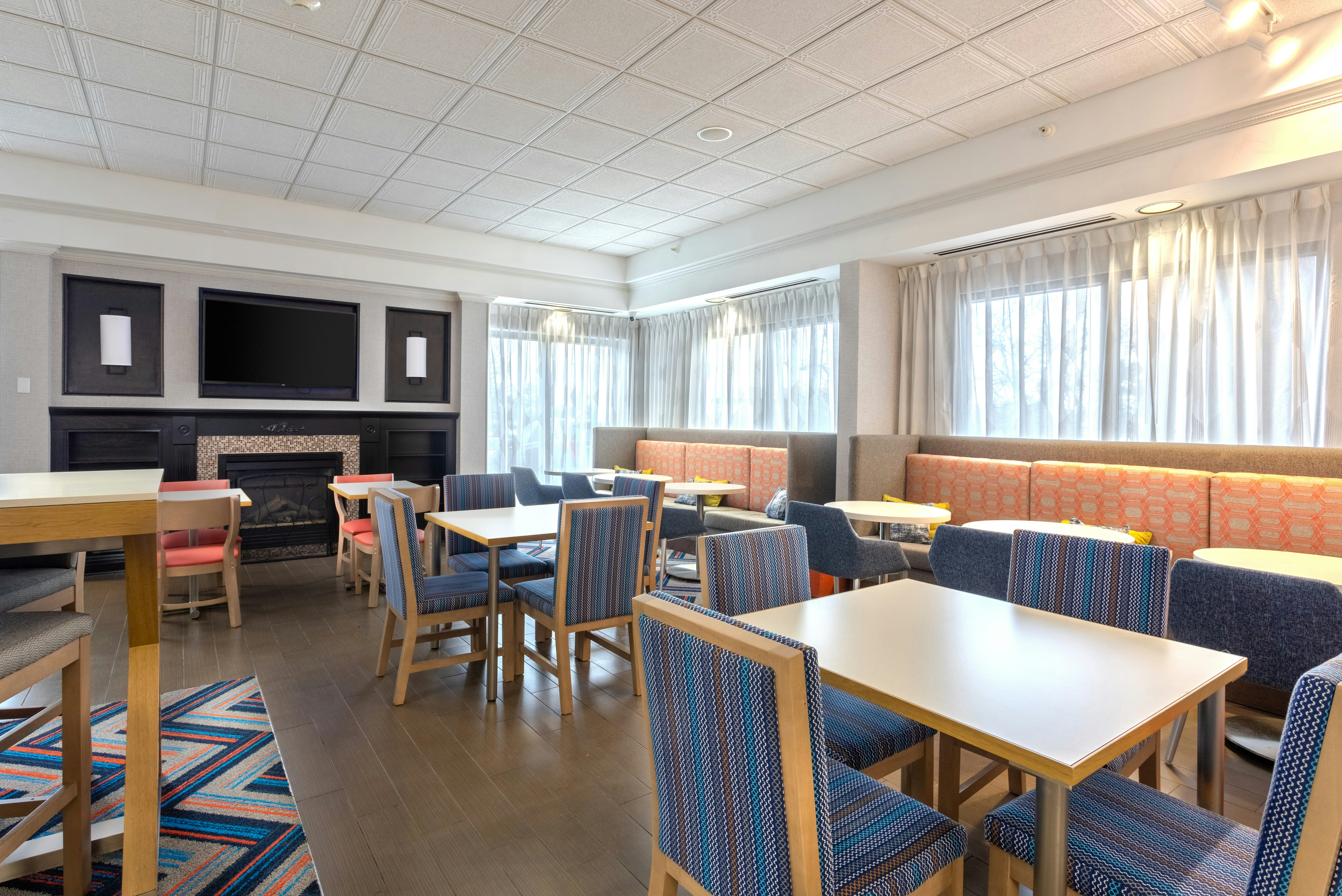 Hampton Inn Buffalo South I 90 32/51