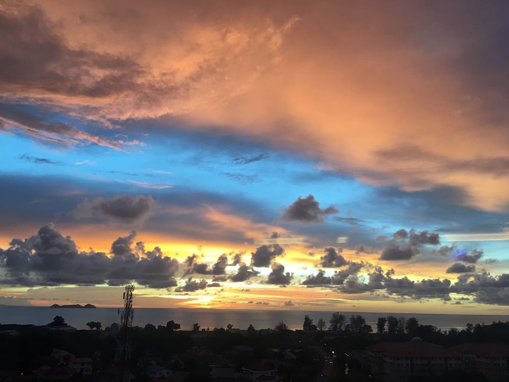 Pan Borneo Hotel Kota Kinabalu 62/66