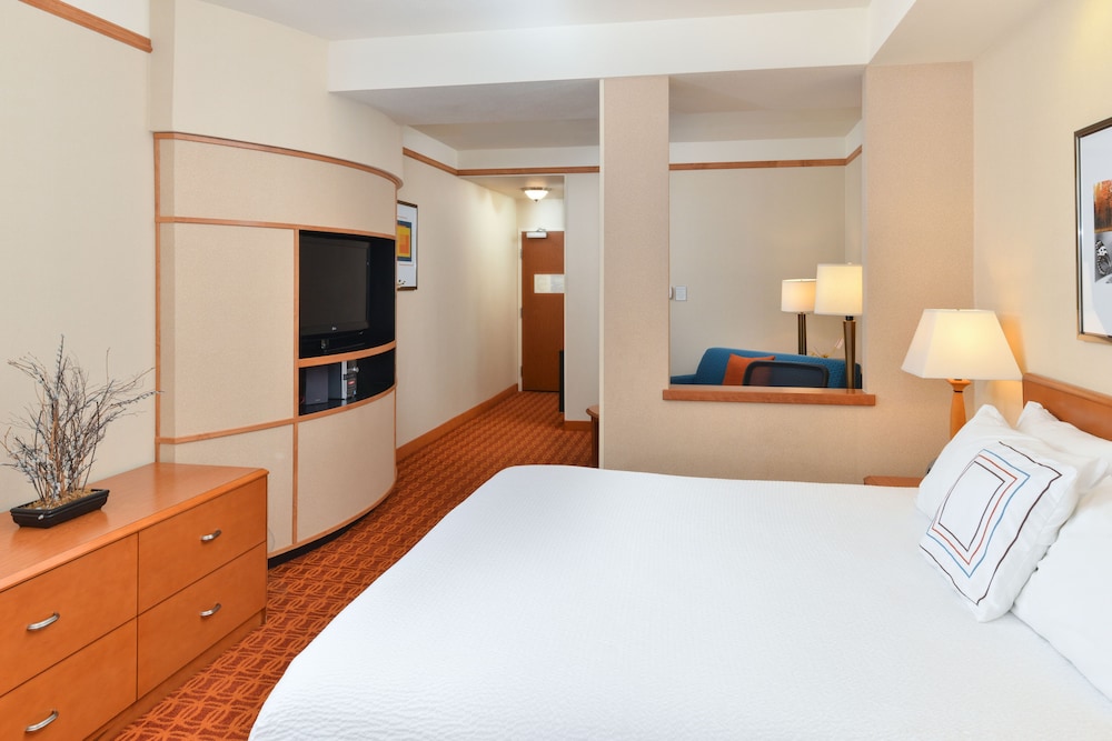 Room at Fairfield Inn Suites Sacramento Elk Grove, ELK GROVE - CA