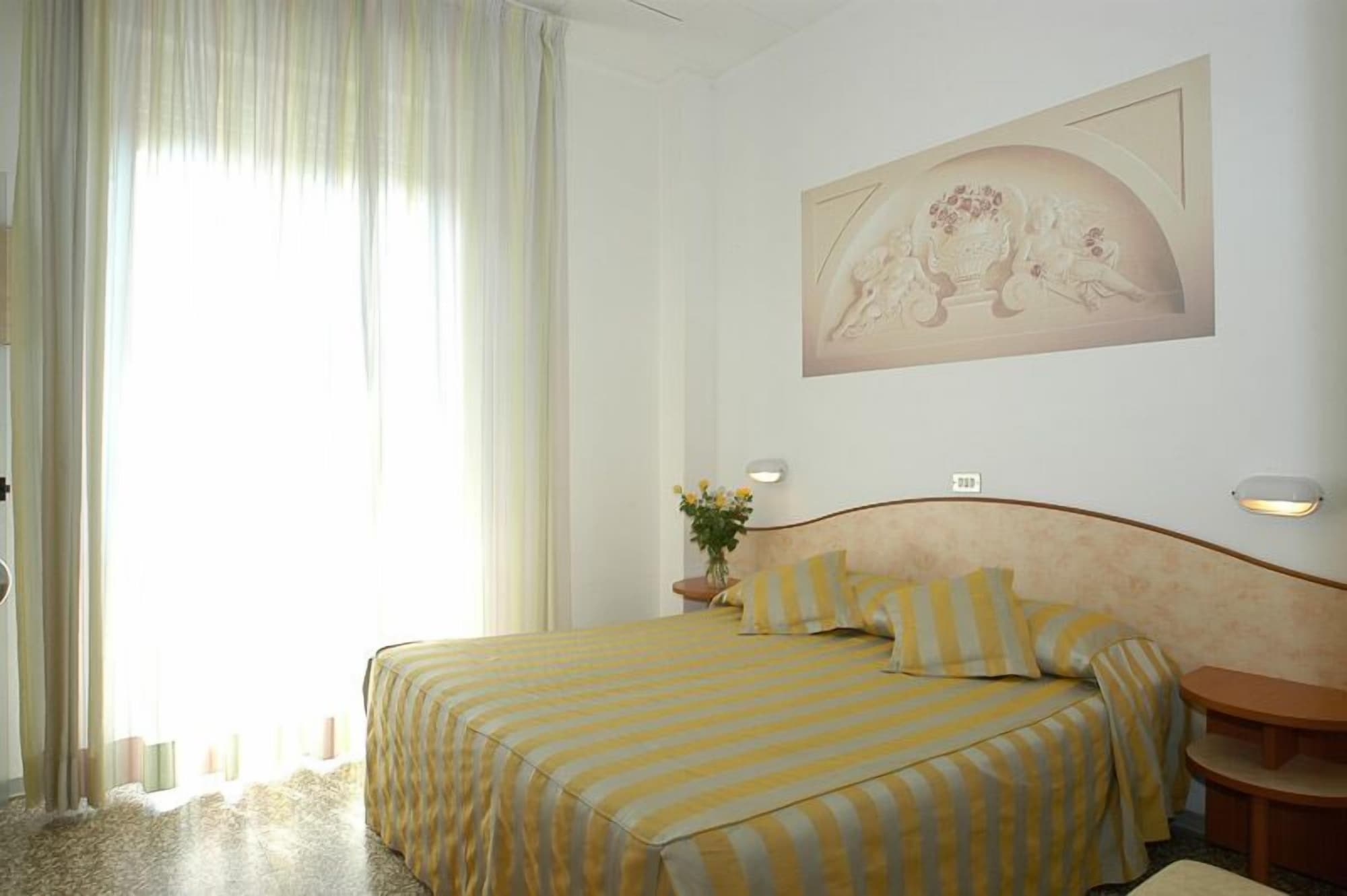 ROOM, SINGLE, DOUBLE BED