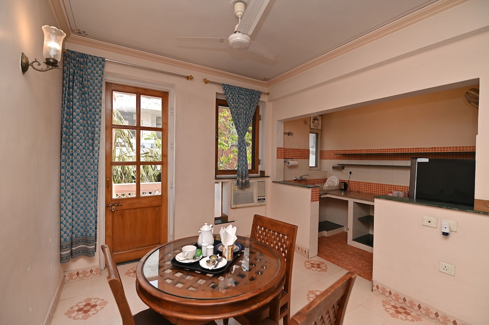 Om Niwas Suite Hotel 47/67