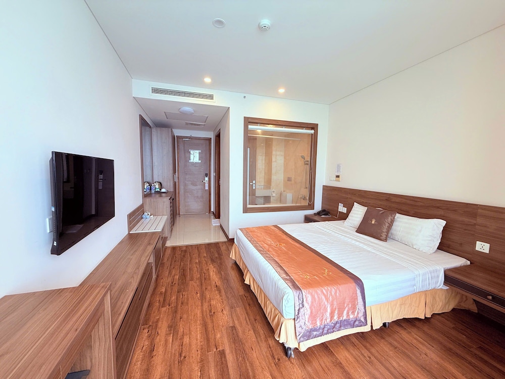 DELUXE, DOUBLE OR TWIN BED, SEA VIEW, BALCONY