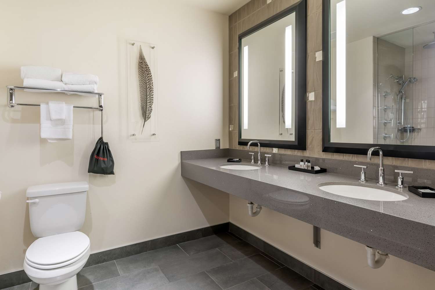 Best Western Premier Boulder Falls Inn 63/66