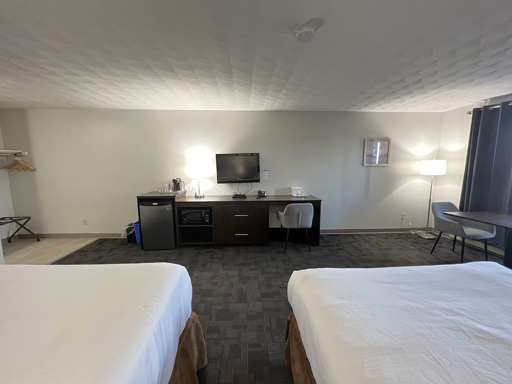 Travelodge By Wyndham Cochrane 12/32