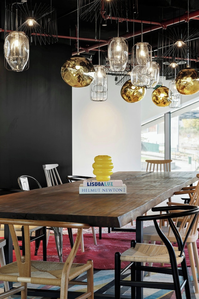 Moxy Alfragide Lisboa 44/58