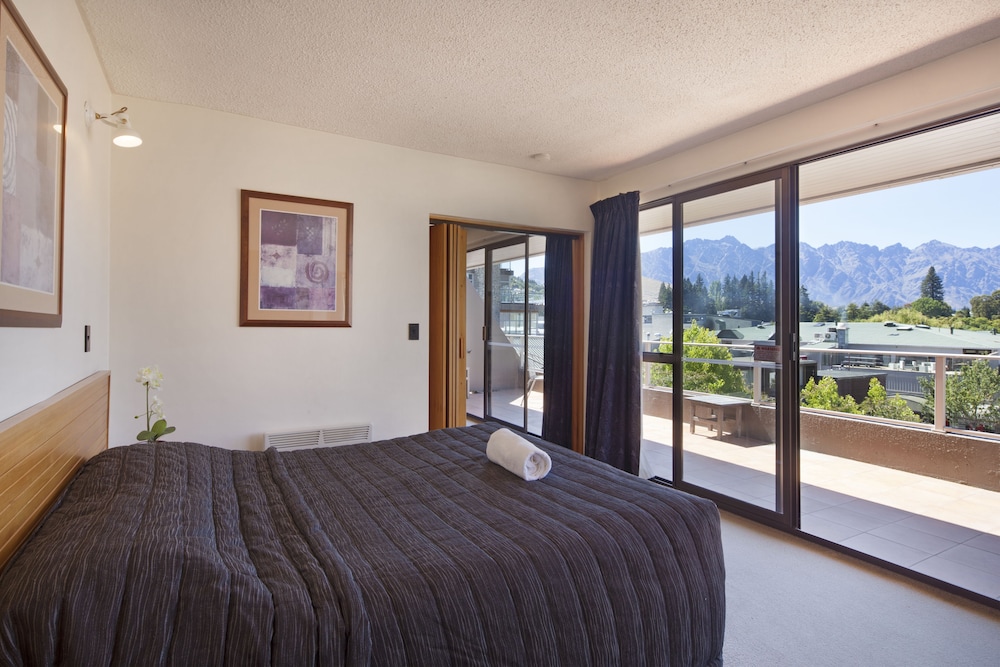 2 BEDROOMS, APARTMENT