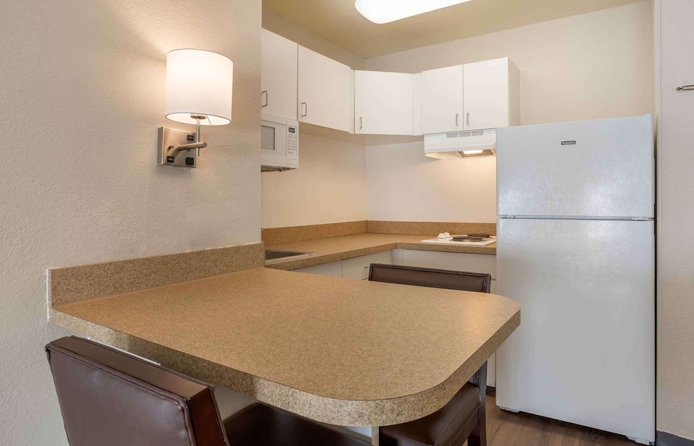 استوديو ديلوكس بسرير كينج مع أريكة، Extended Stay America Suites Norwalk Stamford 8/8