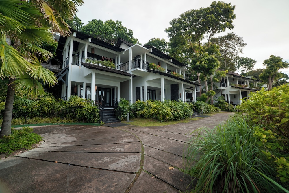 Turi Beach Resort 68/73