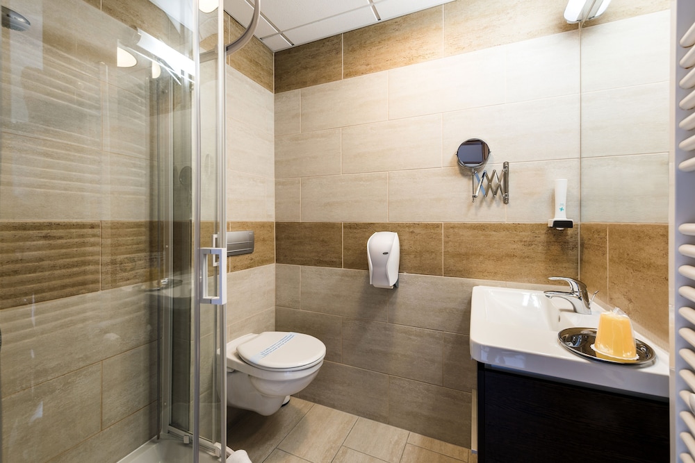 Room, Single, Garzon Plaza 4/5