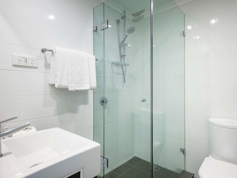 Mercure Sydney St Leonards 75/76