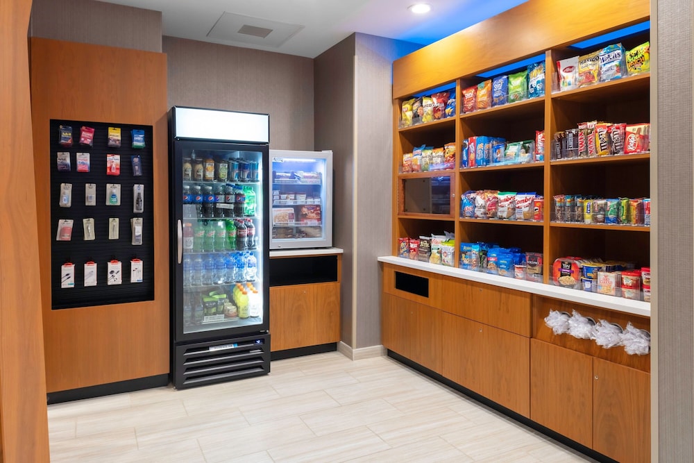 SpringHill Suites Kansas City Airport 7/33