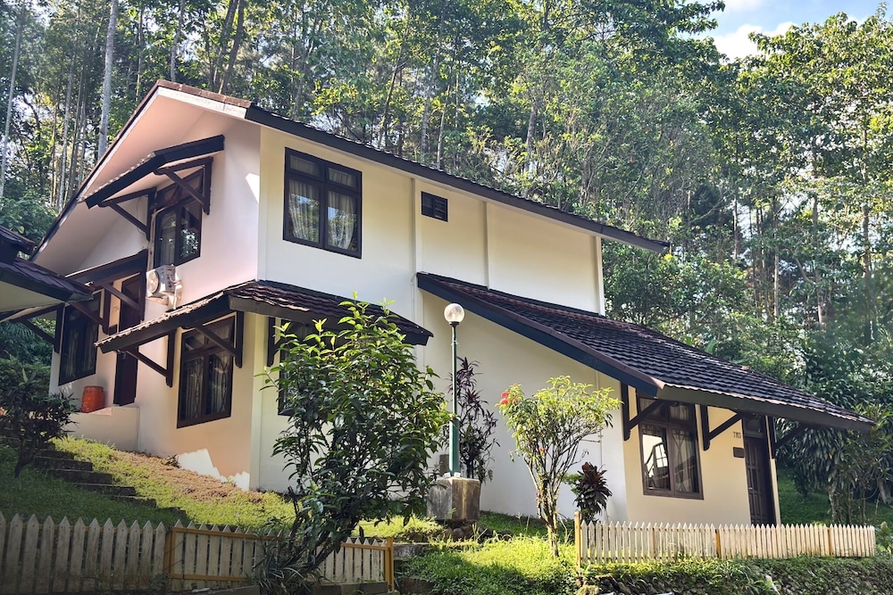 Grand Cempaka Resort Hotel Powered by Archipelago 2/49