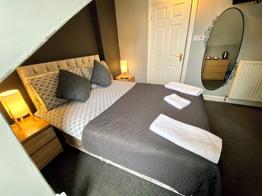 16 PILRIG GUEST HOUSE 7/60