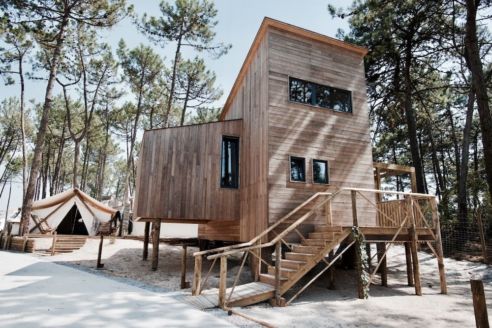 Bukubaki Eco Surf Resort 31/50