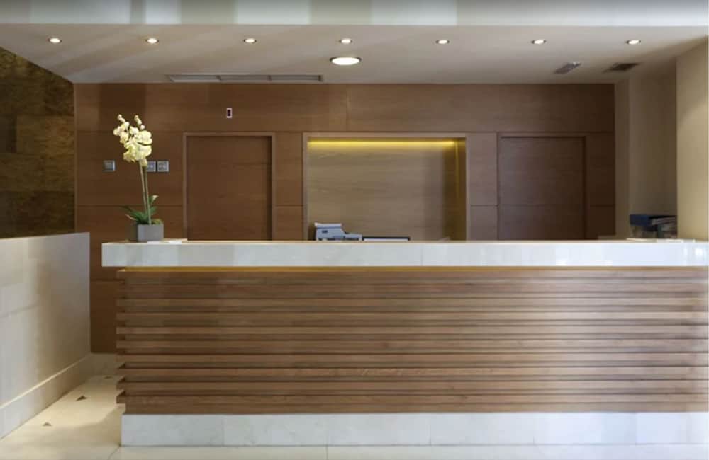 Sterling Hotel 4/34