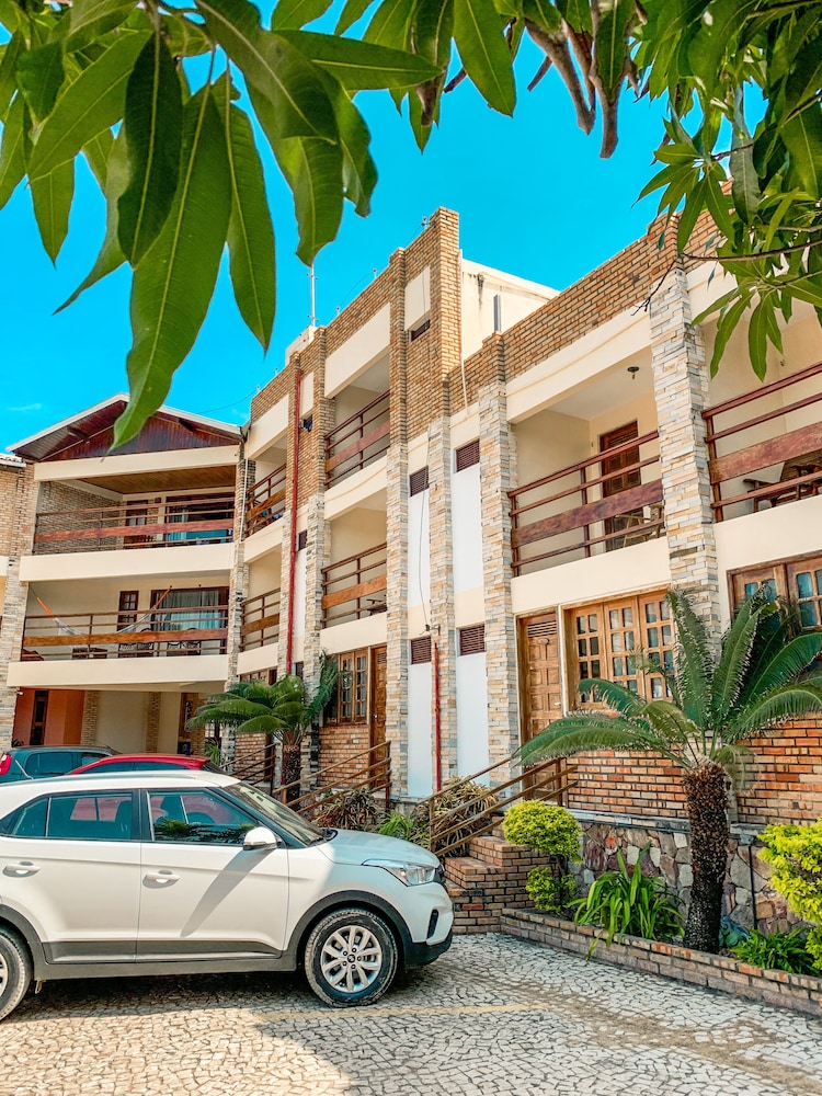 Falesia Praia Hotel 32/42