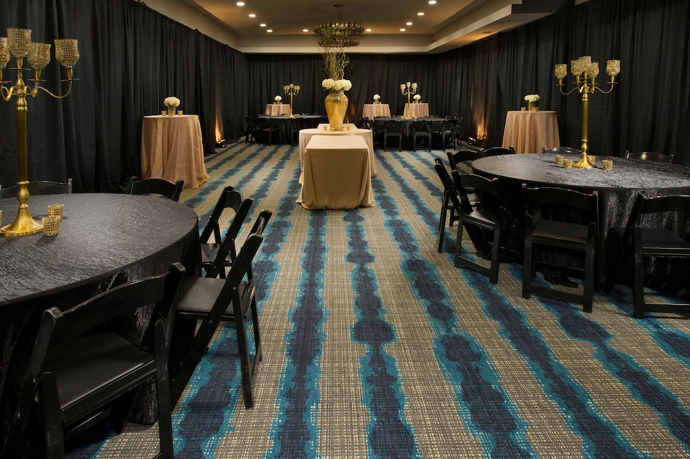 Holiday Inn Express And Suites Waco South 47/56