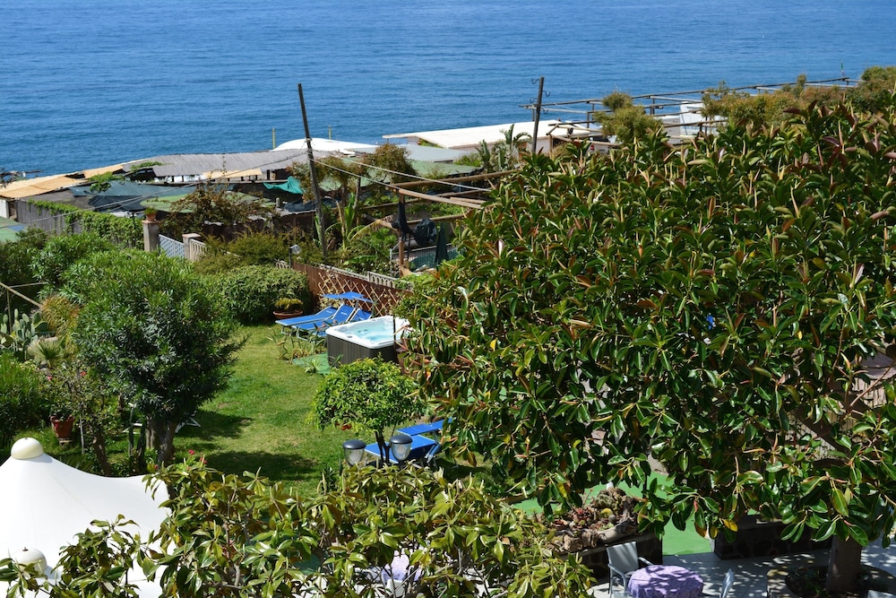 Maronti Hotel 30/55