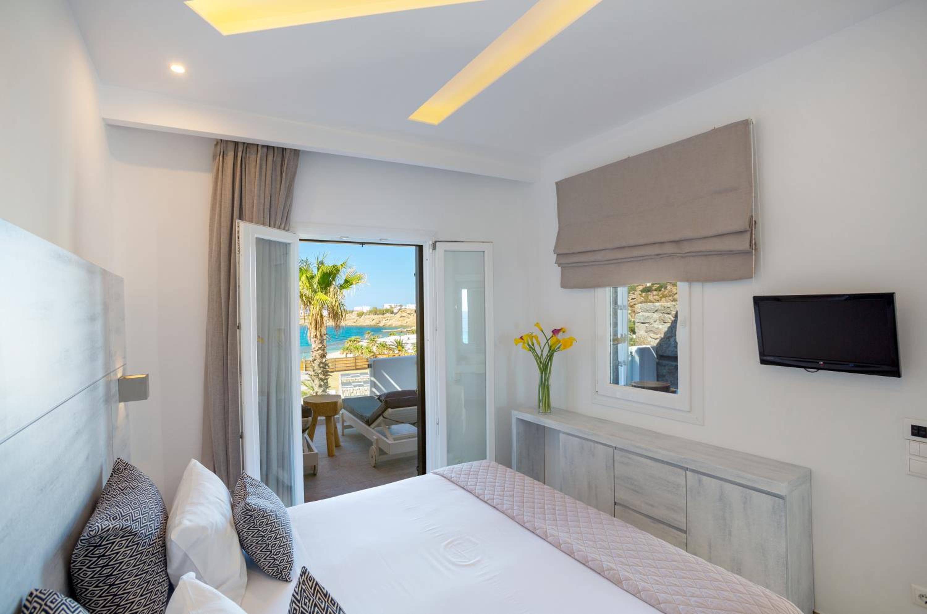 SUPERIOR, SEA VIEW, OUTDOOR JETTED TUB, BALCONY