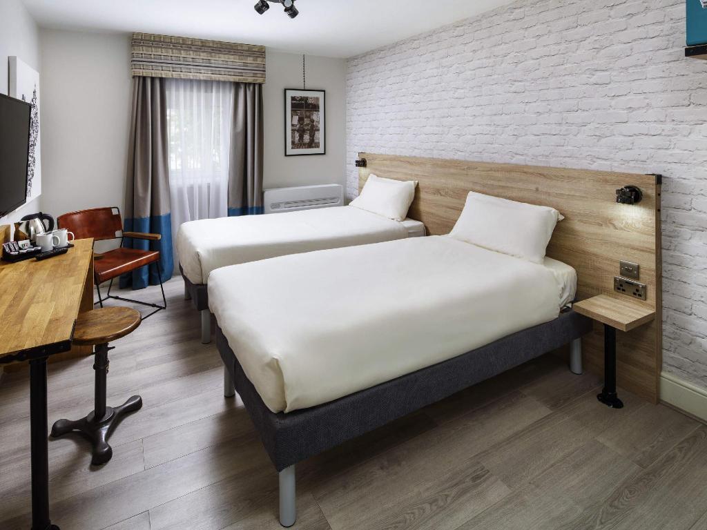 Duet, King Bed