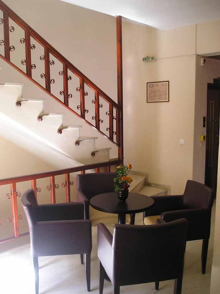 Tina Hotel 32/50