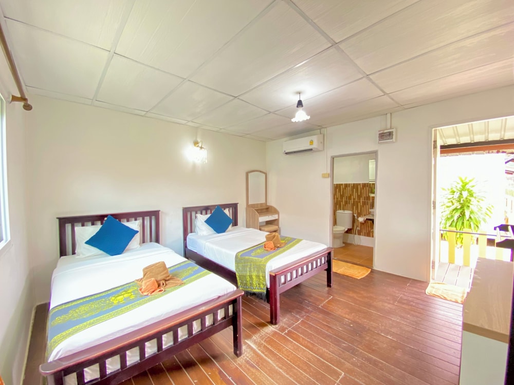 PHI PHI BA KAO BAY RESORT 17/50