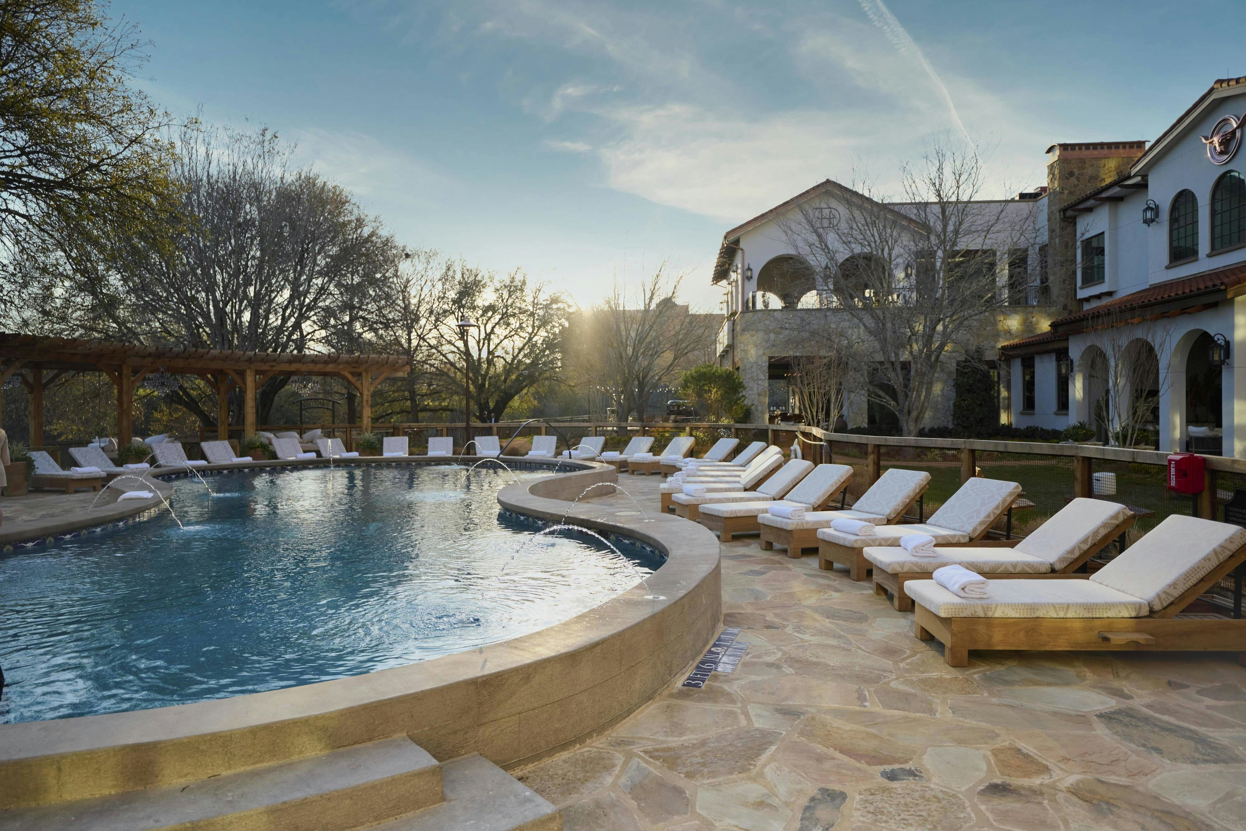Hotel Drover, Autograph Collection 50/50