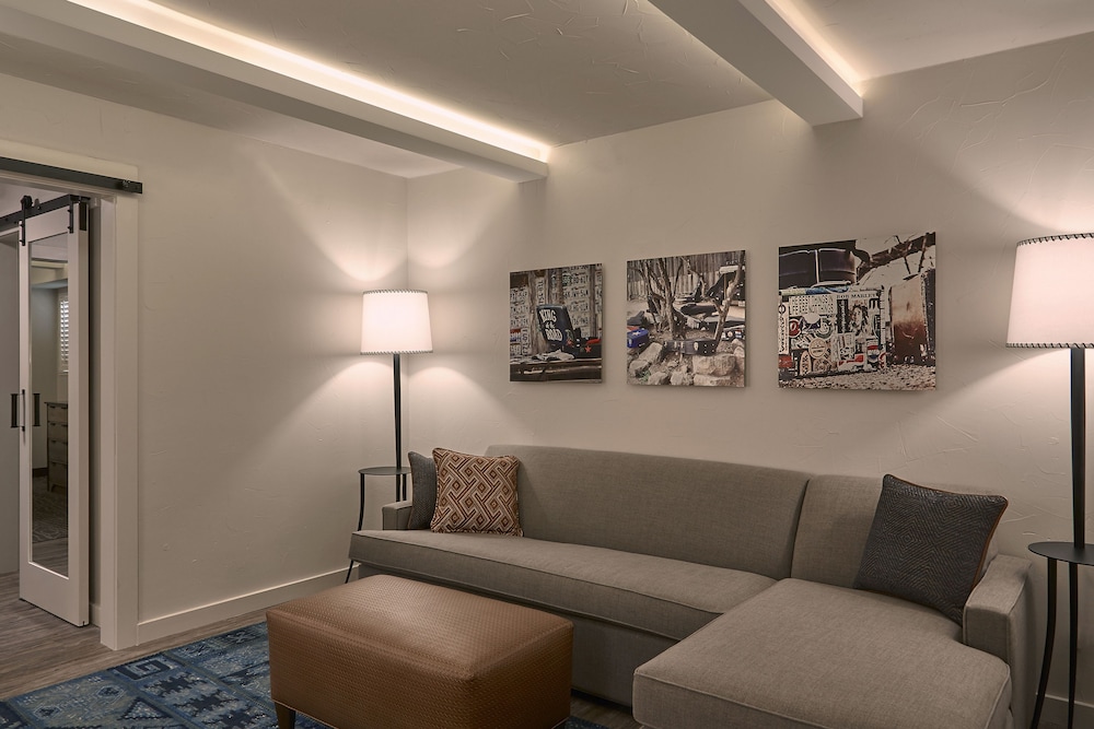 Fredericksburg Inn And Suites 36/53