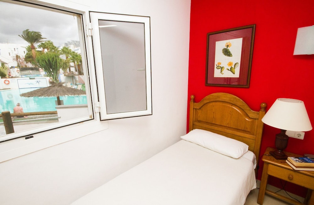Parque Tropical Apartments 10/28