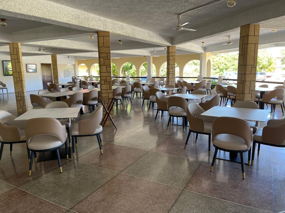 CORTSLAND HOTEL 36/49