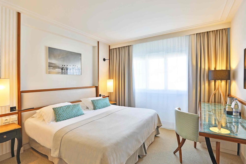 Atlantic Hotel 7/46
