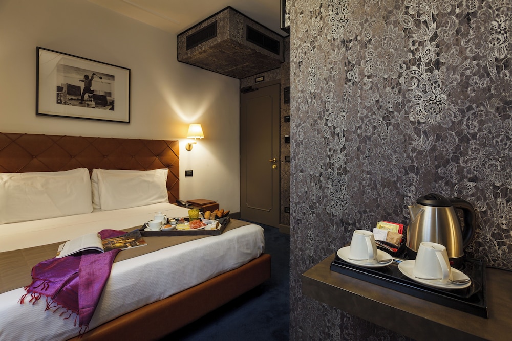 COMFORT, DOUBLE BED
