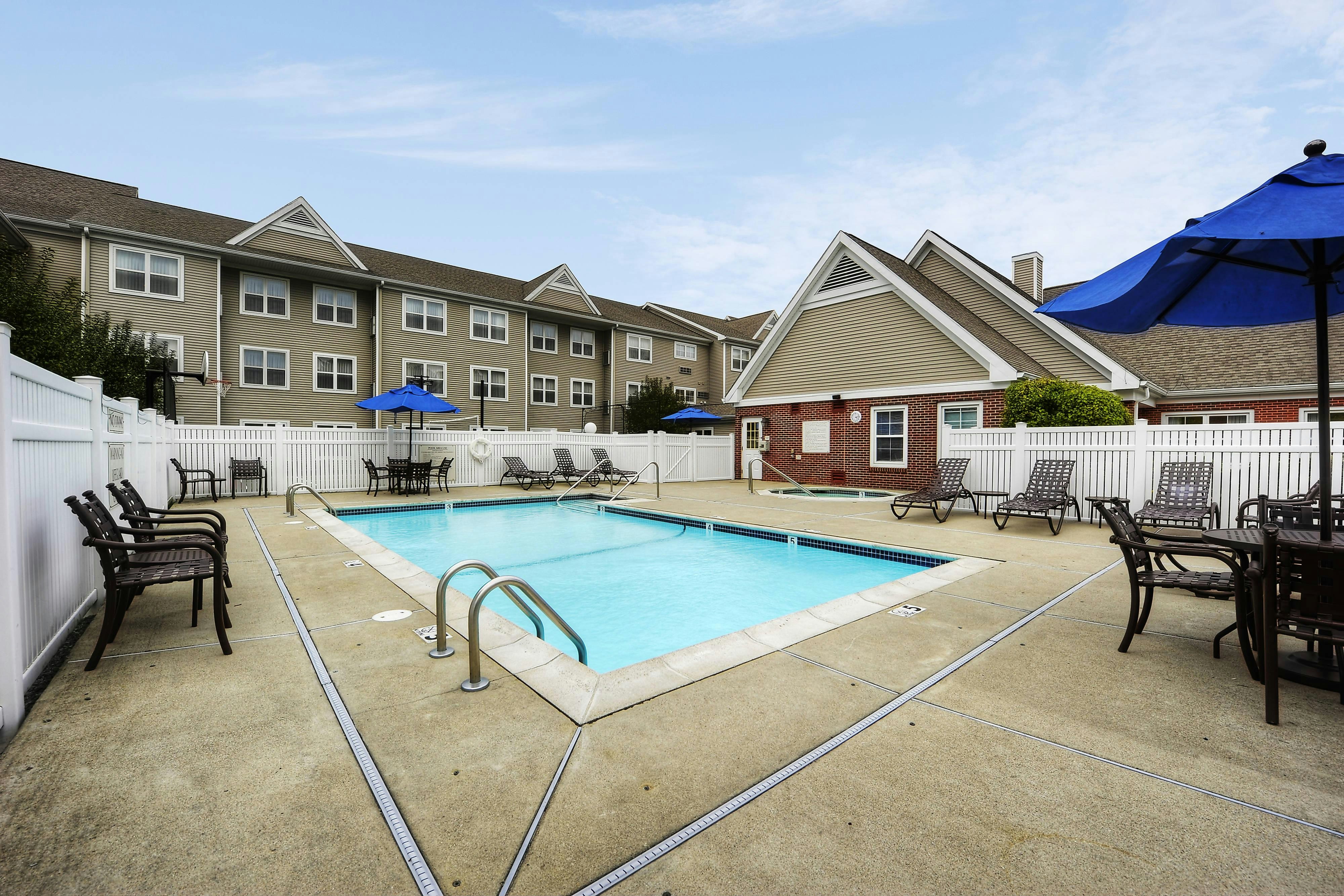 Residence Inn Boston Foxborough 24/25