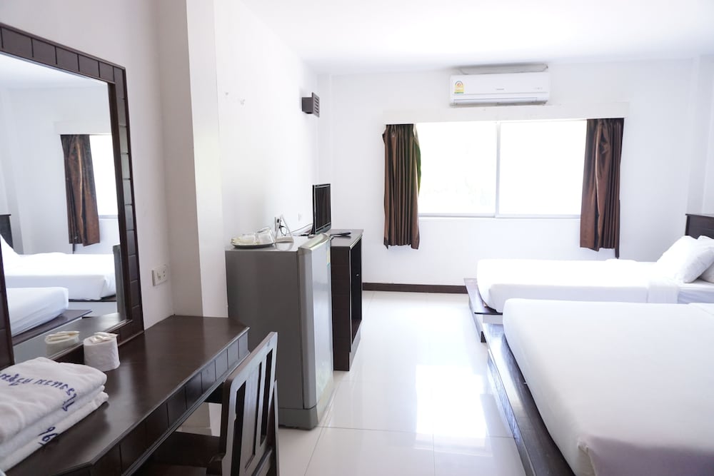 SRI CHUMPHON HOTEL 20/35