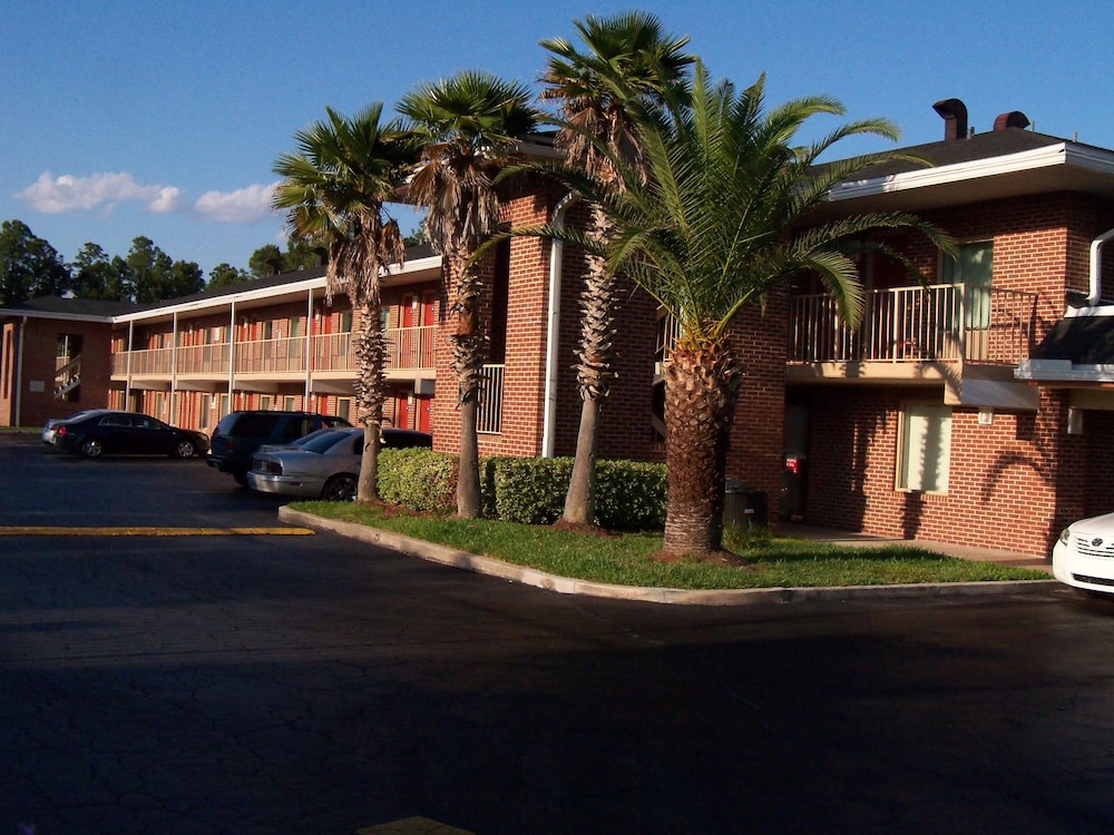 SureStay by Best Western Jacksonville Airport 41/54