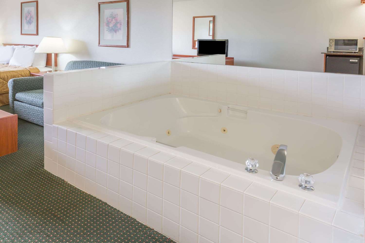 Travelodge Suites By Wyndham Newberg 59/60