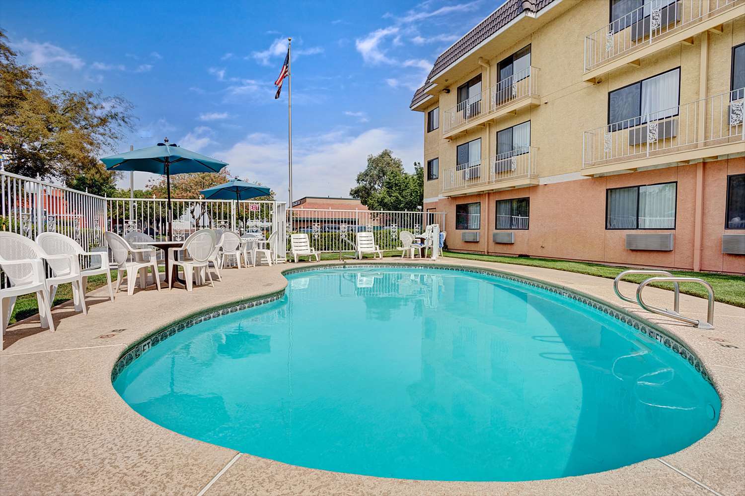 Days Inn by Wyndham Woodland 48/54