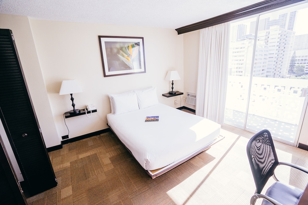 BOUTIQUE, QUEEN BED
