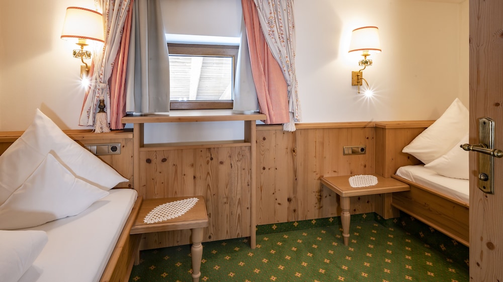 Almhof Hotel 48/48