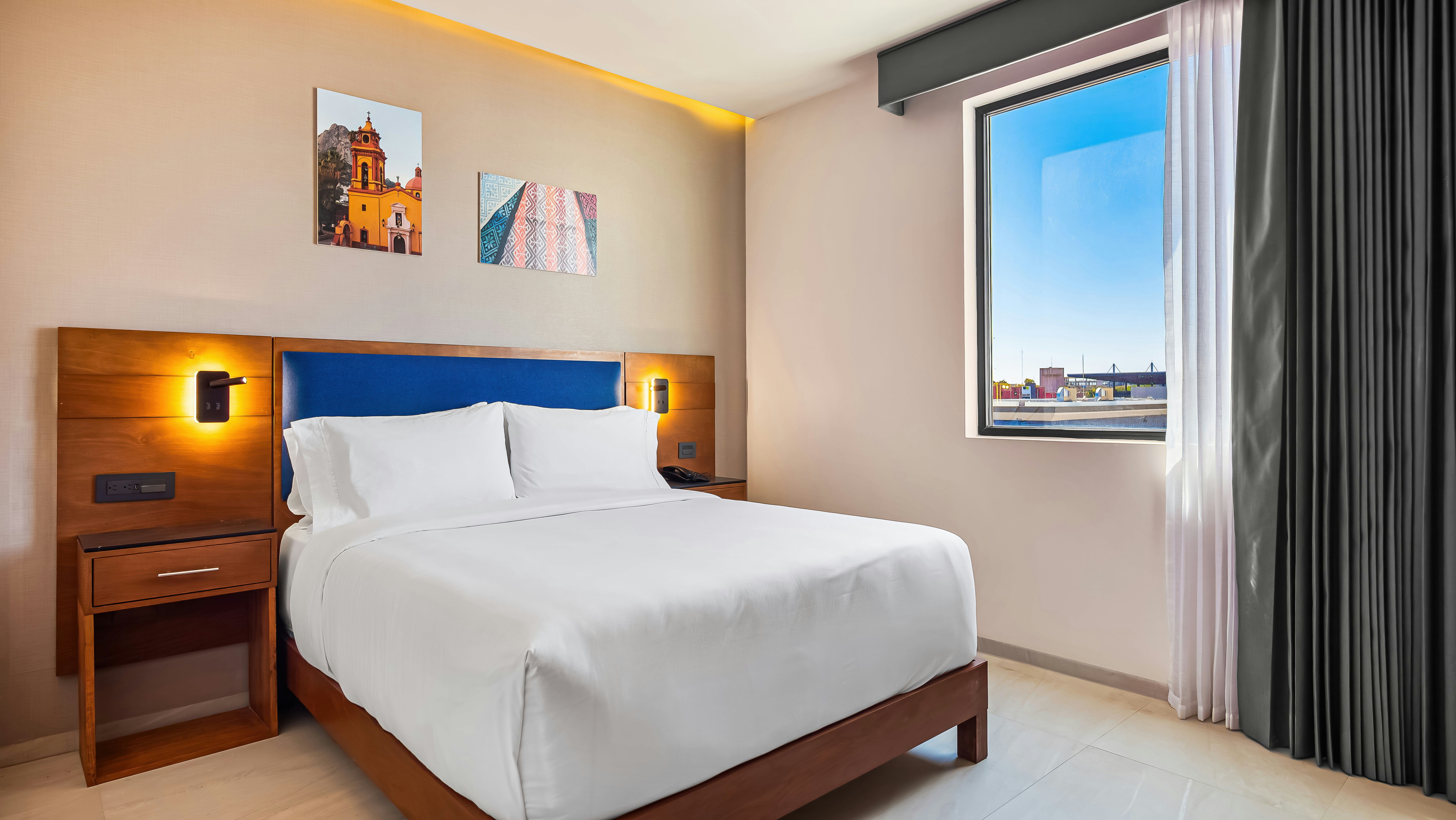 ROOM, QUEEN BED, ACCESSIBLE