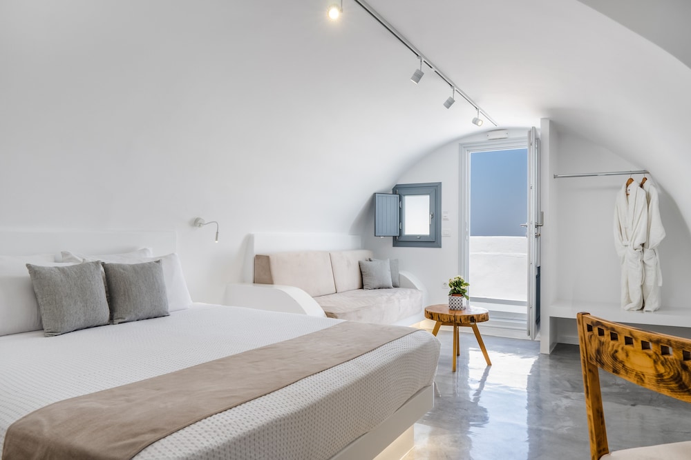 Serenita Luxury Suites 17/71