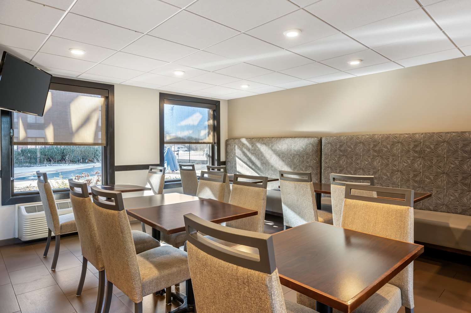 Best Western Chicago Downers Grove 27/42