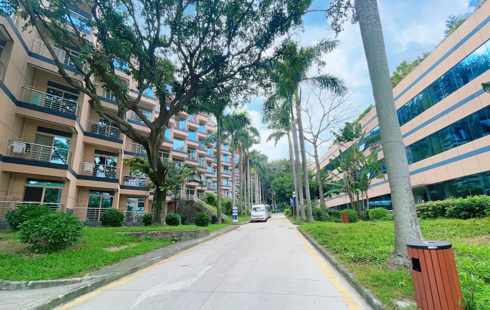 Dameisha ZTE Hotel 52/54