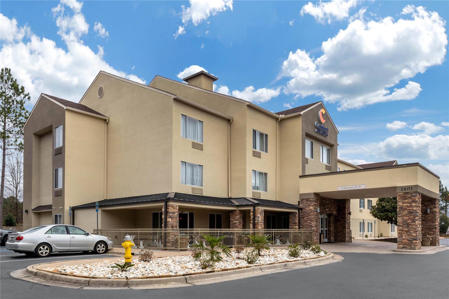 Comfort Inn and Suites Montgomery East Carmichael Rd 51/54
