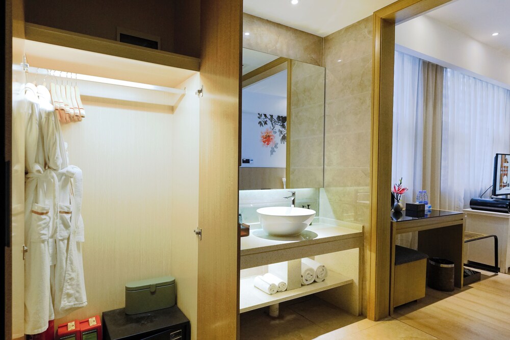 Paco Hotel Guangzhou Tiyu Xilu Metro Branch 47/50