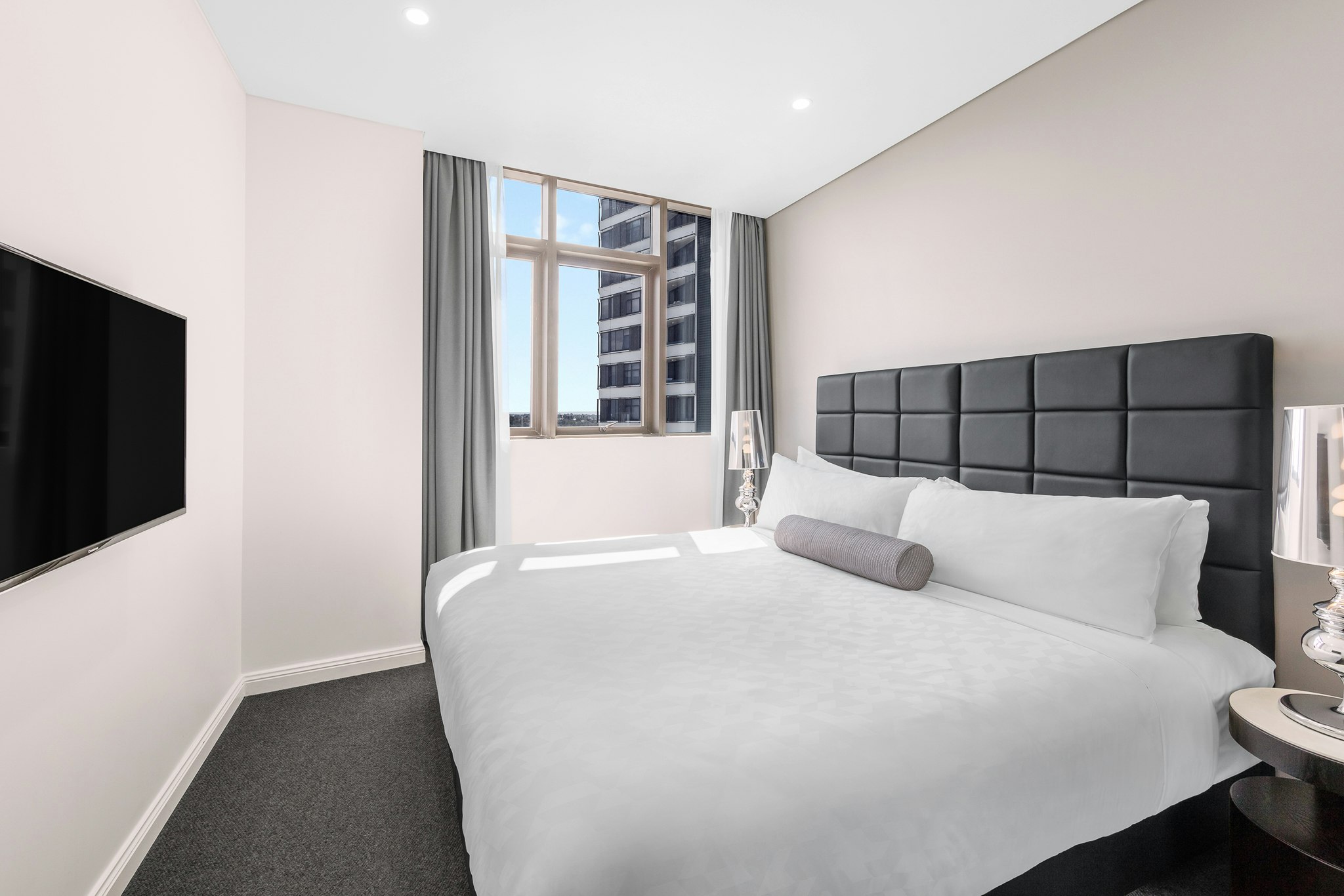 Meriton Suites Church Street Parramatta 7/25