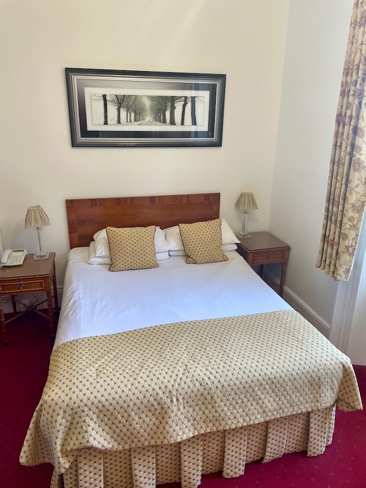 The Ebury Hotel 13/46