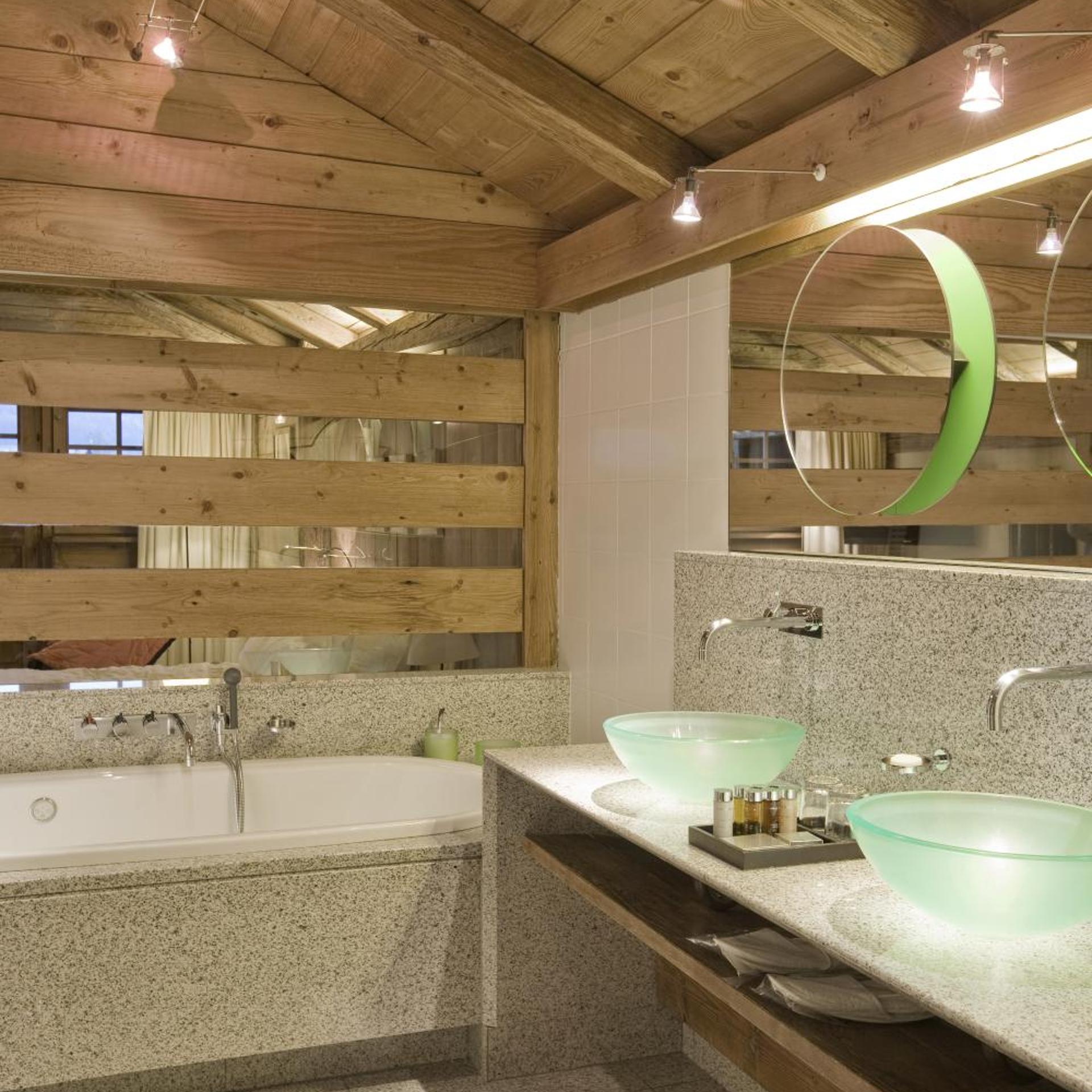 Deluxe, Double or Twin Bed, Street View